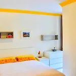 Komfortable Erste Strandreihe Playa Burriana Nerja