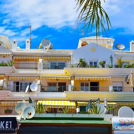 Komfortable Erste Strandreihe Playa Burriana Nerja