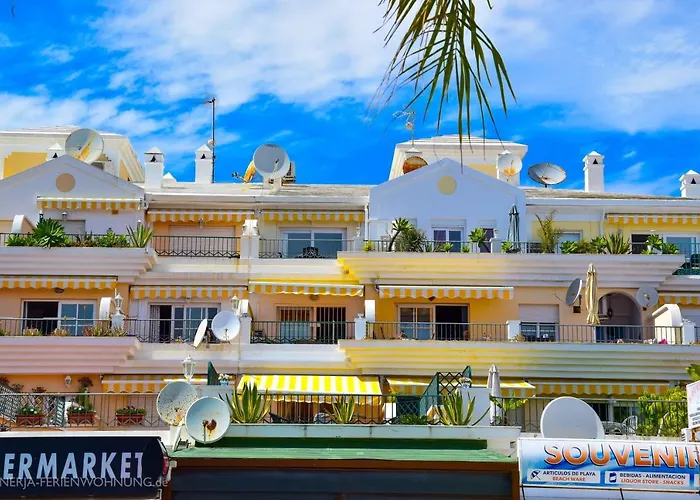 Komfortable Erste Strandreihe Playa Burriana Nerja