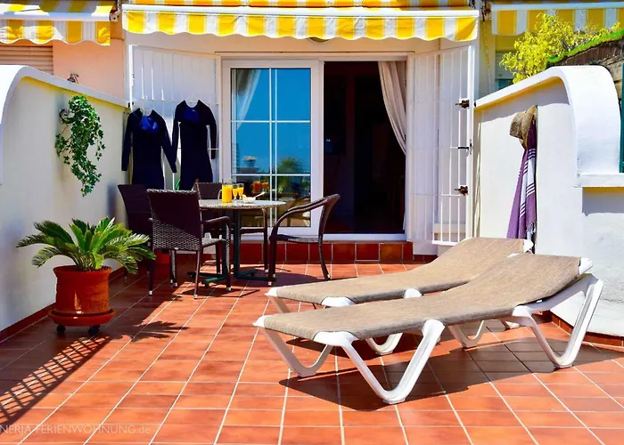 Komfortable Erste Strandreihe Playa Burriana Nerja