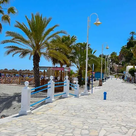 1a Komfortable Erste Strandreihe Playa Burriana Wifi Air Conditioning Front Row * Nerja