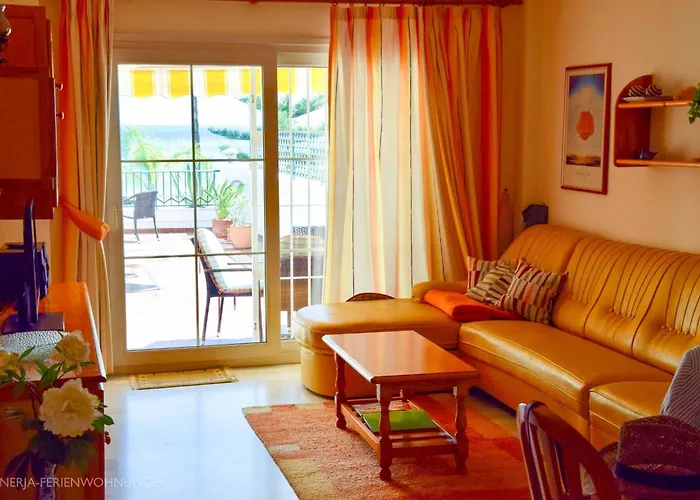 Komfortable Erste Strandreihe Playa Burriana * Nerja