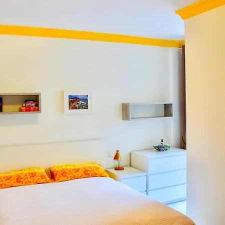 Komfortable Erste Strandreihe Playa Burriana Nerja