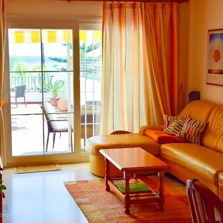 Komfortable Erste Strandreihe Playa Burriana * Nerja