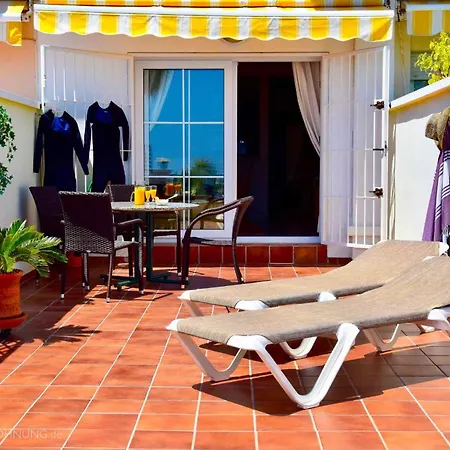 Komfortable Erste Strandreihe Playa Burriana Nerja